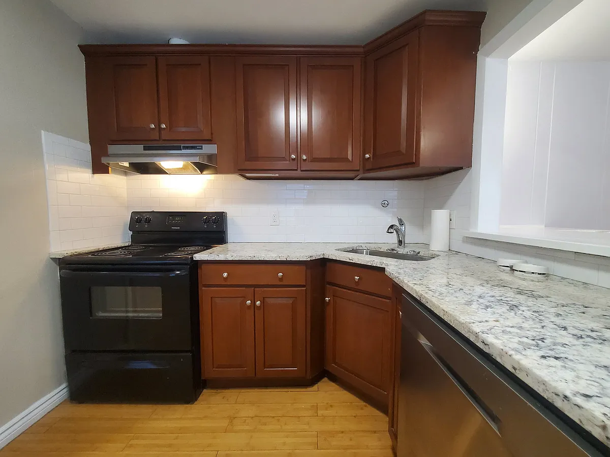 Building Photo - 7 Chatfield St #1