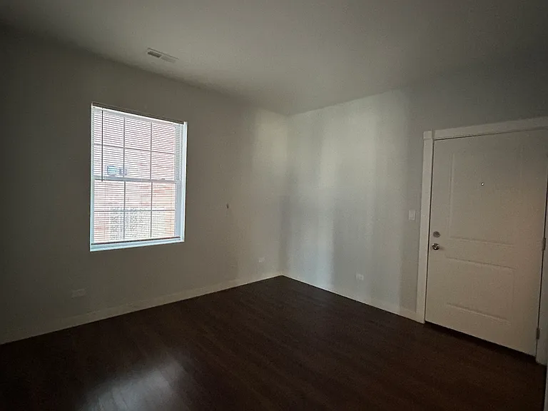 7441 N Rogers Ave #3B — Photo 6