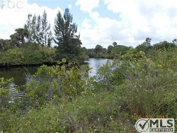 2221 Santiago Ave, Fort Myers, FL 33905