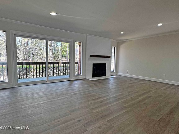 2nd image of 10 Pine Tree Road # 125