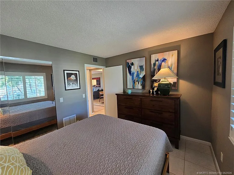 5564 NE Gulfstream Way — Photo 25