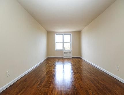 3rd image of 14206 84th Dr #1