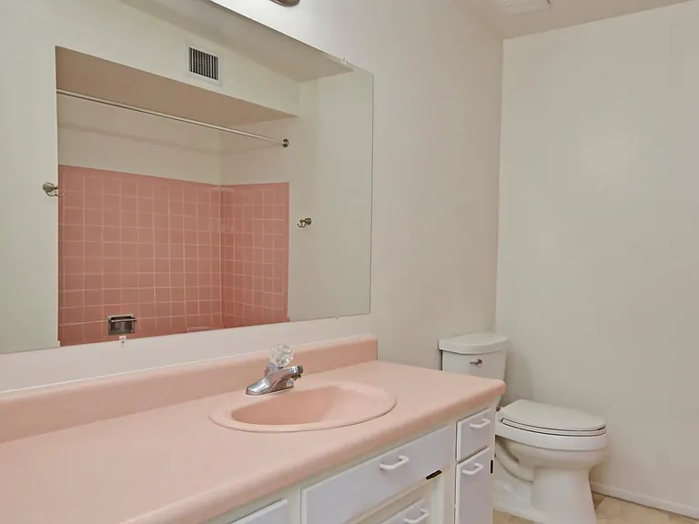 Guest Bathroom with tub