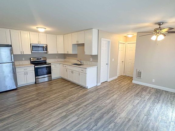 2nd image of 4960-4970 Auburn Dr #4968-01