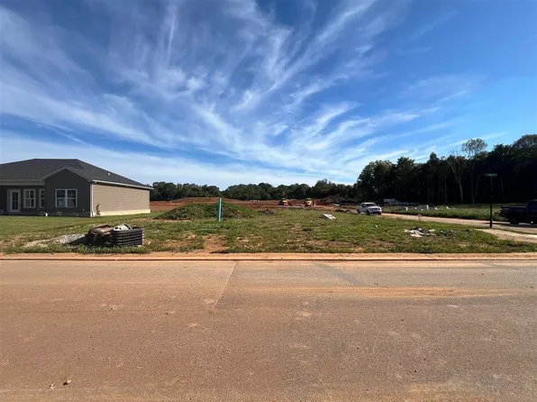 3071 Chaps Ln, Bowling Green, KY 42101