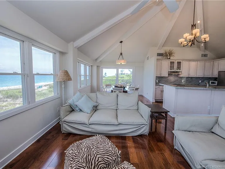 1871 NE Ocean Blvd #UPPER GUEST HOUSE — Photo 10