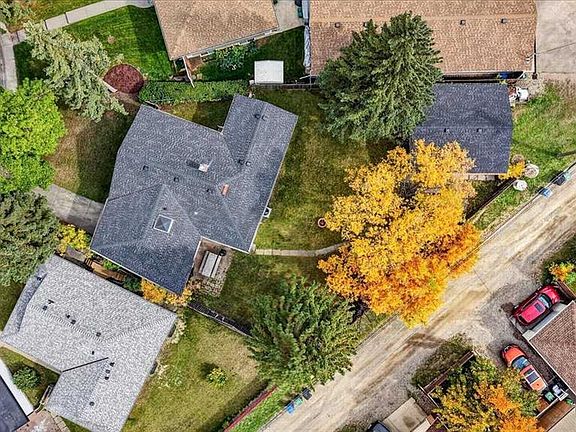 2nd image of 79 N Ferncliff Cres SE