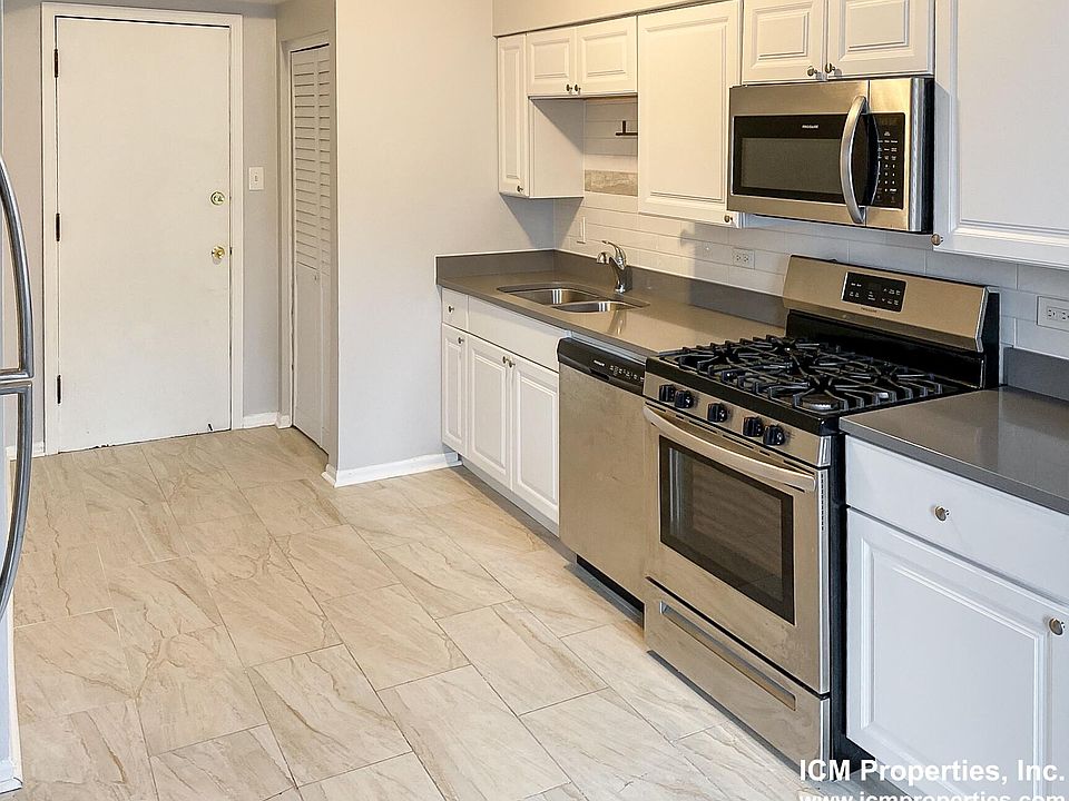 1st image of 3710 N Sheffield Ave #310