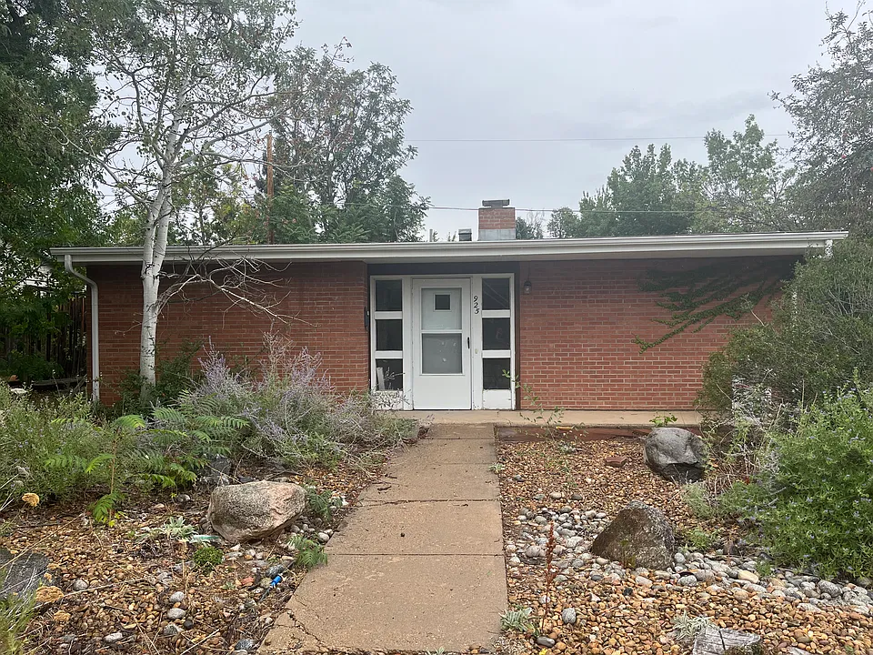 925 Grape Ave