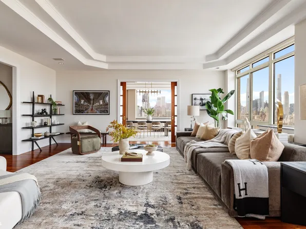 201 East 80th Street 25A image 2 of 17