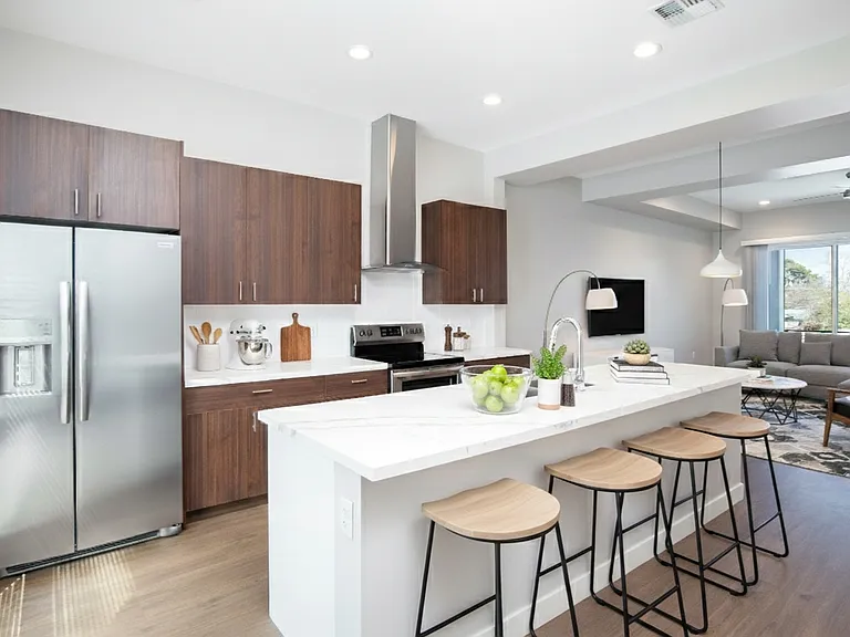 Teakwood Urban Living — Photo 2