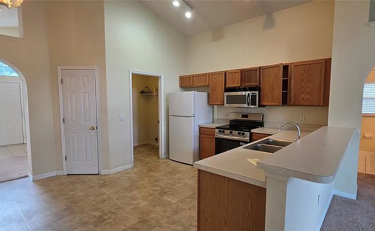 2546 Siena Way — Photo 21