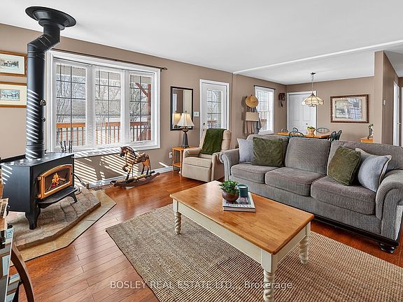 2nd image of 910 Holloway Bay Rd N