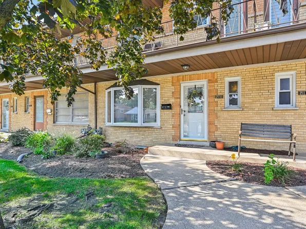 211 E 31st St APT C, La Grange Park, IL 60526