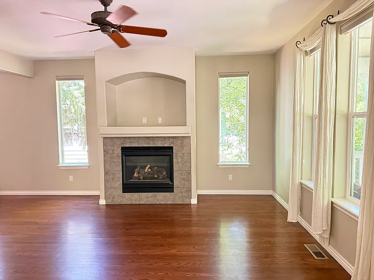 228 Holland Thompson Dr — Photo 4