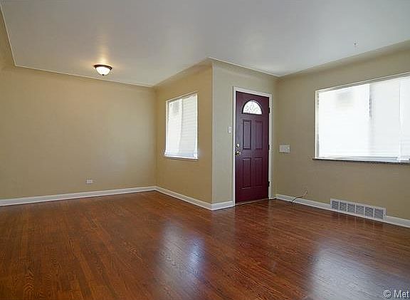 3rd image of 3140 N Saint Paul St