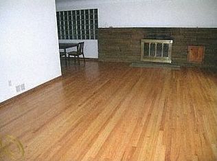 9115 Dallas Dr, Grosse Ile, MI 48138