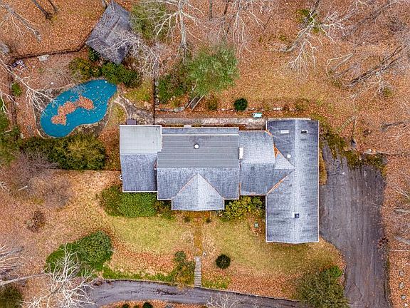 4th image of 7211 Hickory Ln