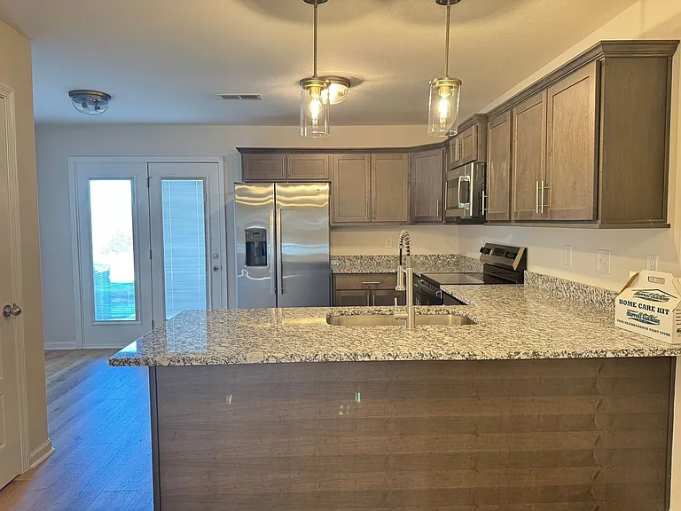 130 Quarry Point Dr — Photo 5