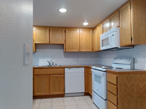 5th image of 19923 9th Avenue Ct E