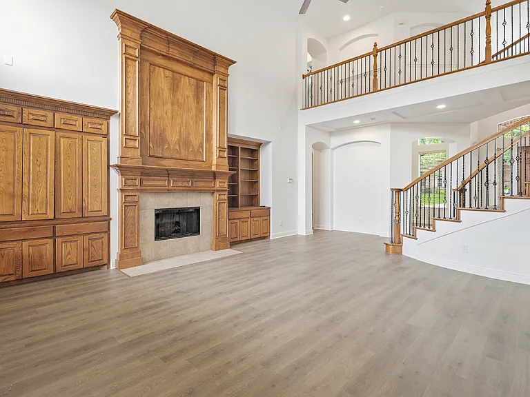 2127 Estes Park Dr — Photo 3