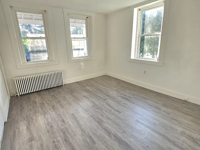 139 Fairfax St — Photo 11