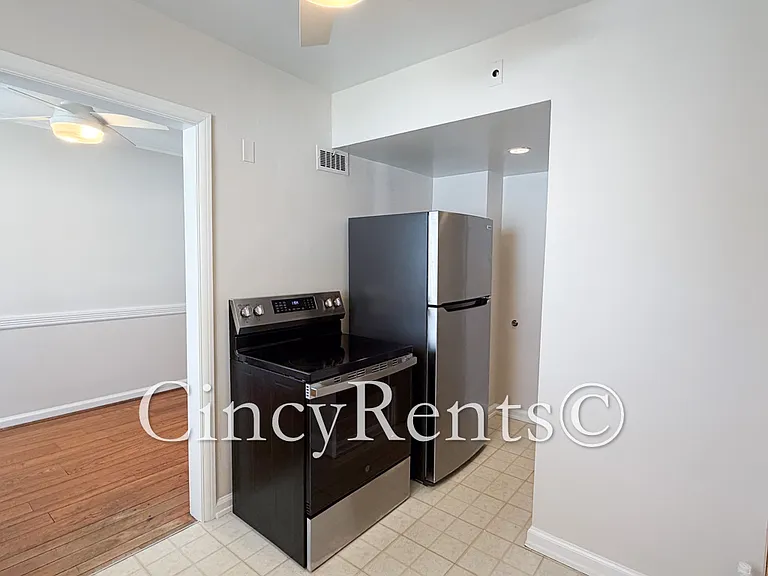 837 Van Dyke Ave #3 — Photo 10