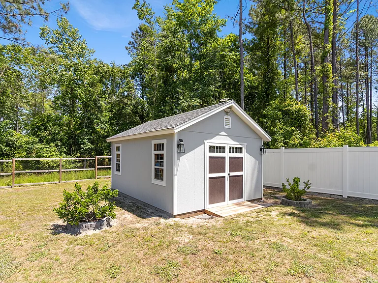 60 Melvill Ln — Photo 38