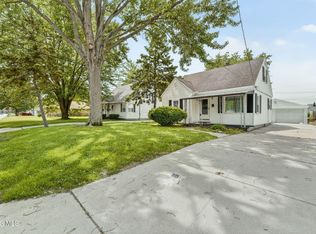 407 Grove St, Walbridge, OH 43465