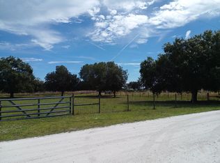 9 Carefree Ct, Venus, FL 33960
