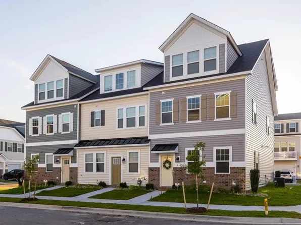 1815 Moravian Walk, Chesapeake, VA 23323