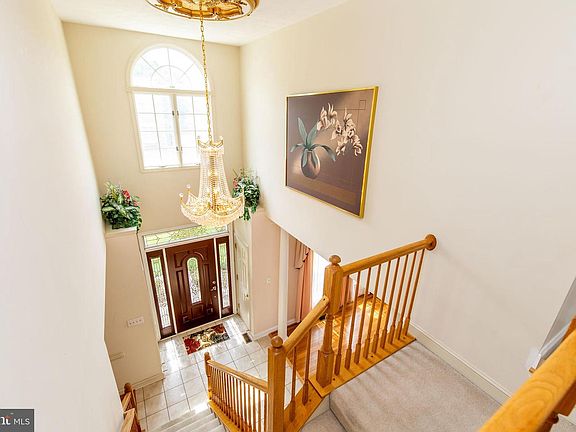 4th image of 734 Thornwood Dr