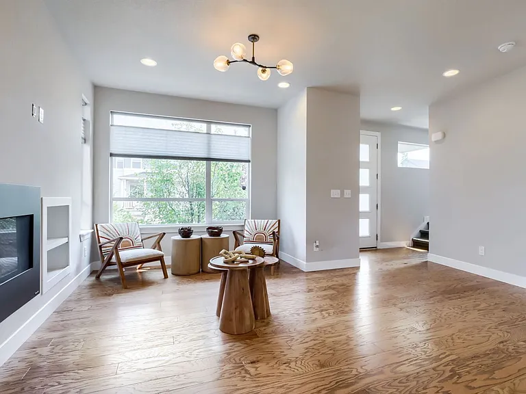 9416 E 59th Ave — Photo 2