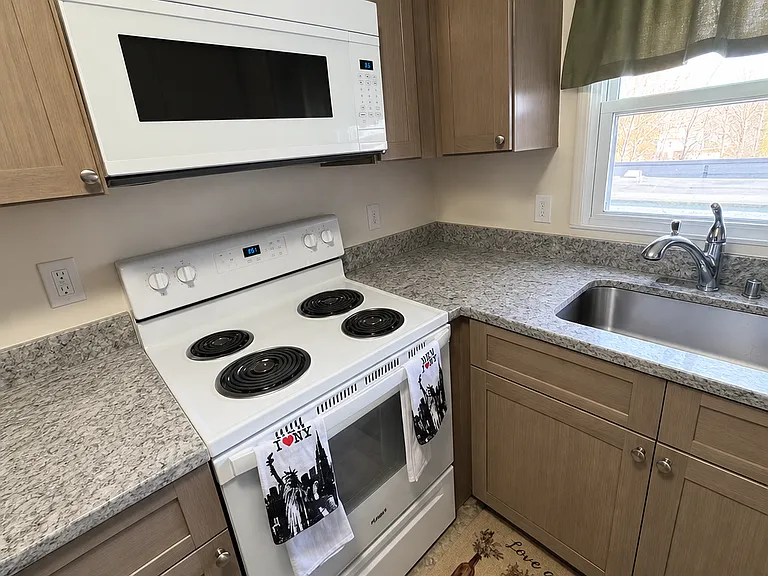 622 Main St #F — Photo 6
