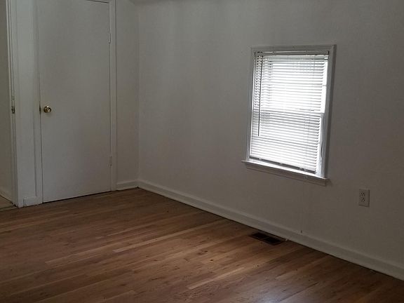 4th image of 4613 Oakridge Dr