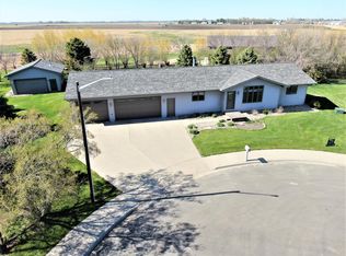 205 Meadowbrook Ln, Groton, SD 57445
