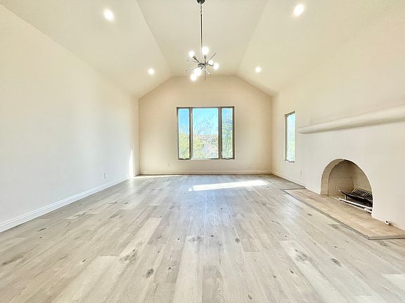 5th image of 753 N Harper Ave