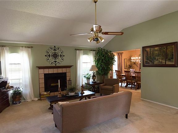 4th image of 916 Shannon Dr