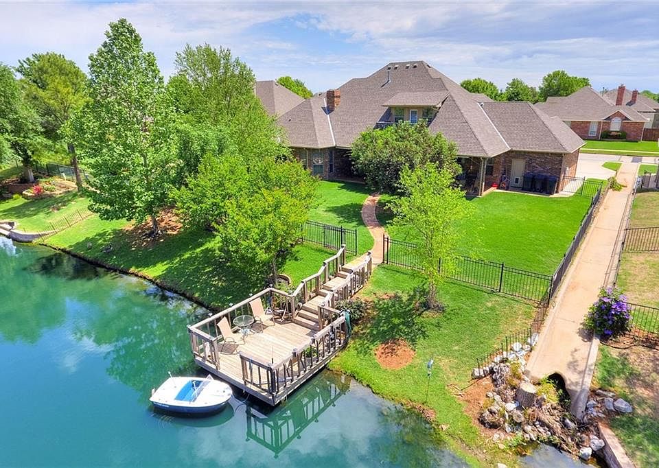 1st image of 10701 Waterside Dr