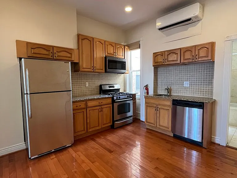 1216 S Broad St — Photo 8