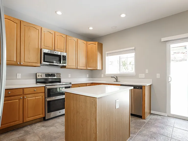 9678 Sun Meadow St — Photo 9