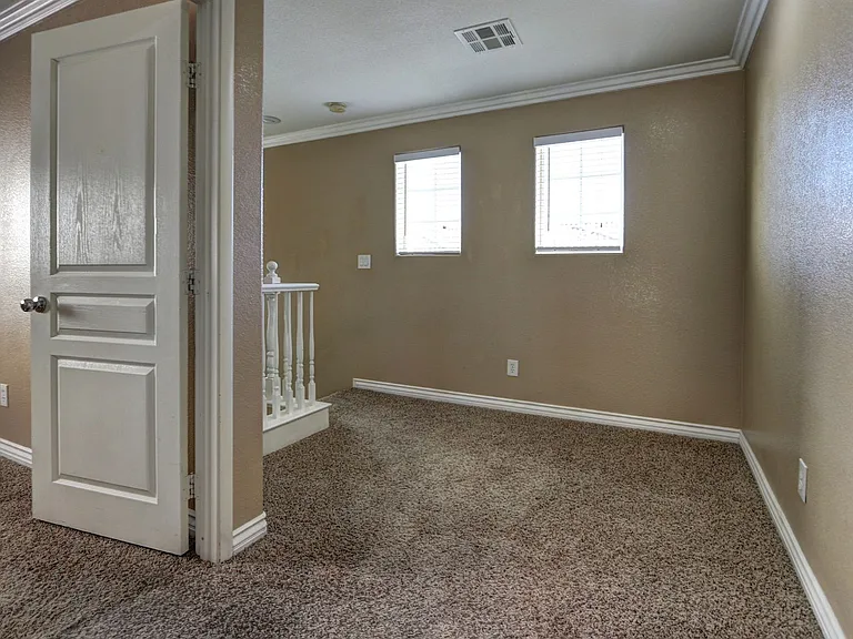 715 Shadwell St — Photo 14