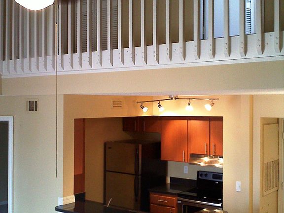 4th image of 425 Fountainhead Cir Unit 202