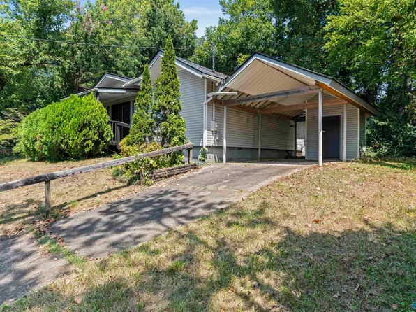 2712 Dry Creek Dr NW, Huntsville, AL 35810