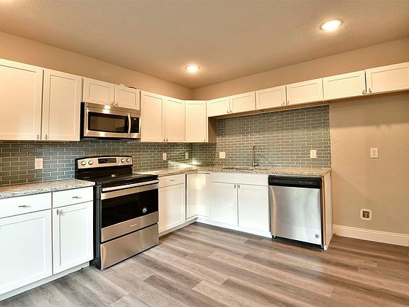 4th image of 812 N Kentucky St #814
