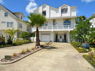 431 Hana Dr, Tiki Island, TX 77554