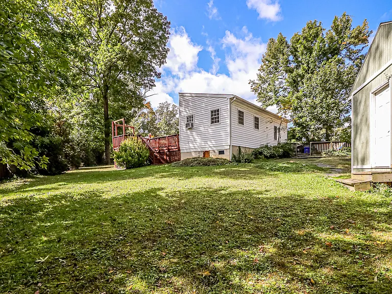 8113 Carlyle Pl — Photo 33