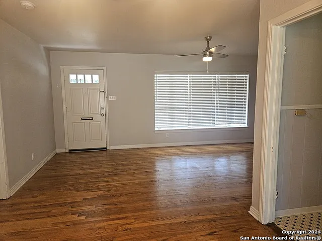 2 bed, 1.0 bath, 971 sqft, $1,695 — Photo 4