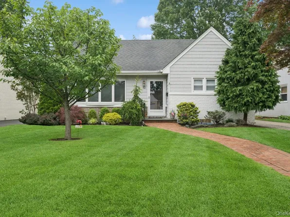 12 Ambrose Avenue, Malverne, NY 11565