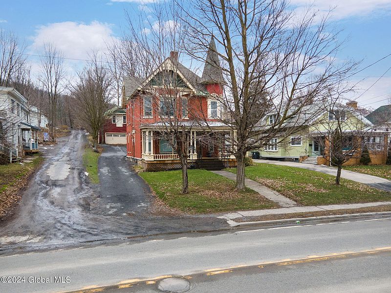 3rd image of 425 W Main Street
